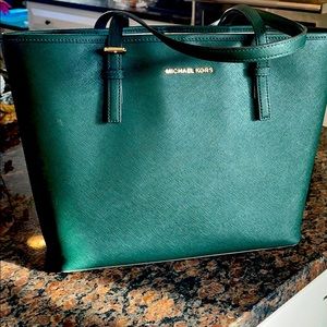 Michael Kors tote and wallet green 🍀